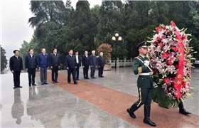 【重磅】習(xí)近平考察安徽金寨光伏扶貧項目 【重磅】習(xí)近平考察安徽金寨光伏扶貧項目